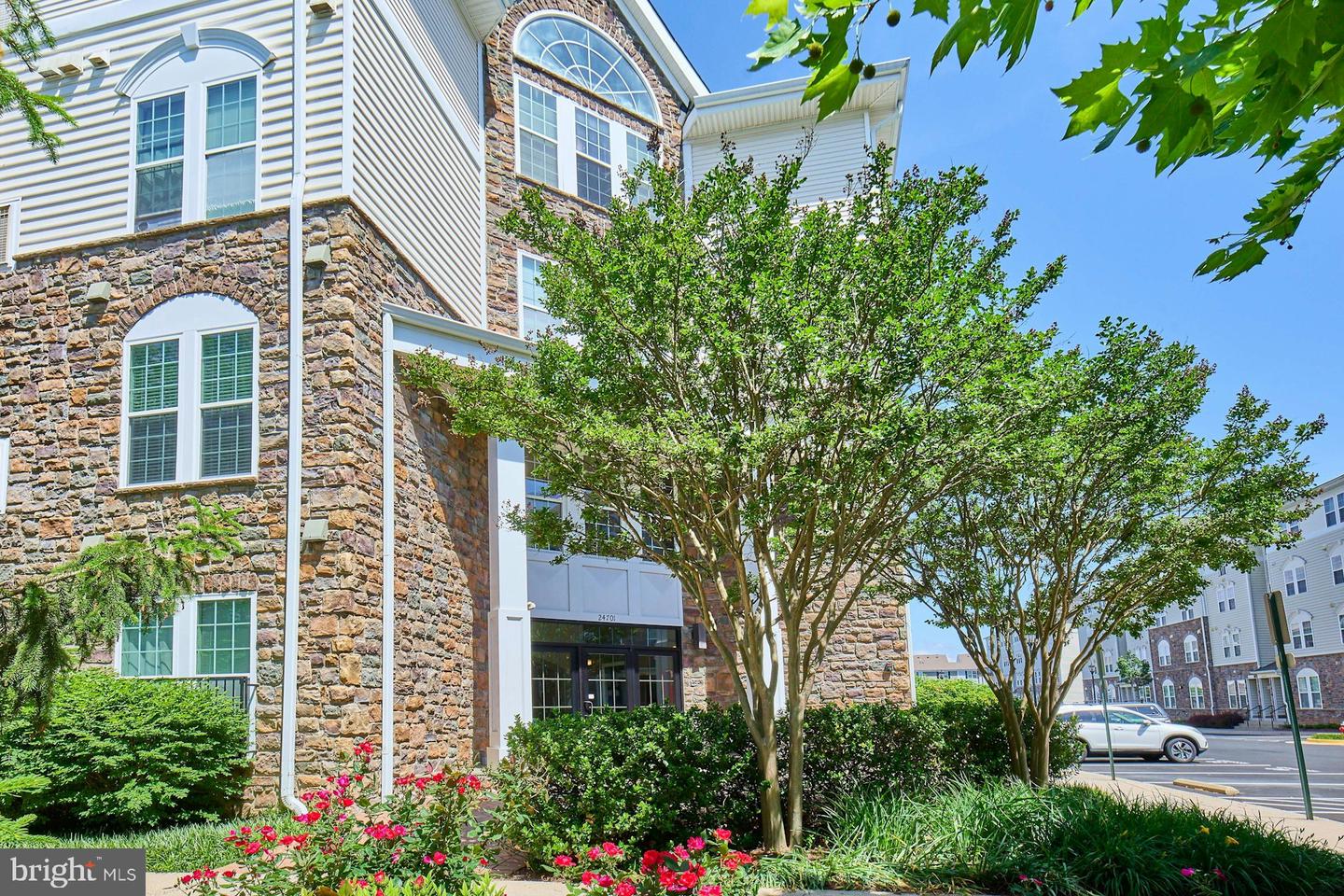 24701 BYRNE MEADOW SQ #402, ALDIE, Virginia 20105, 2 Bedrooms Bedrooms, ,2 BathroomsBathrooms,Residential,For sale,24701 BYRNE MEADOW SQ #402,VALO2096816 MLS # VALO2096816