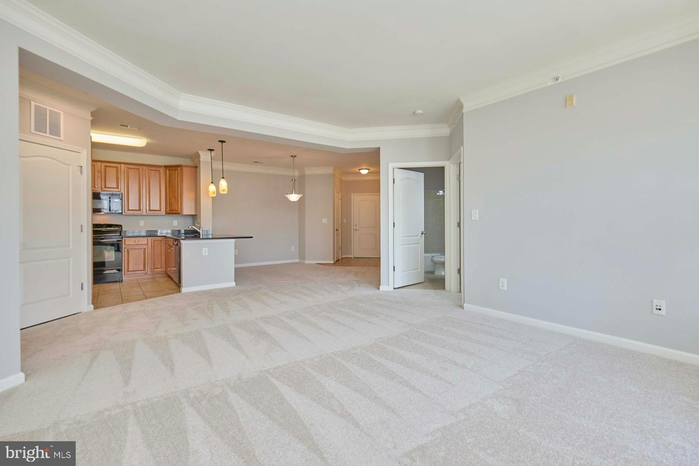 24701 BYRNE MEADOW SQ #402, ALDIE, Virginia 20105, 2 Bedrooms Bedrooms, ,2 BathroomsBathrooms,Residential,For sale,24701 BYRNE MEADOW SQ #402,VALO2096816 MLS # VALO2096816