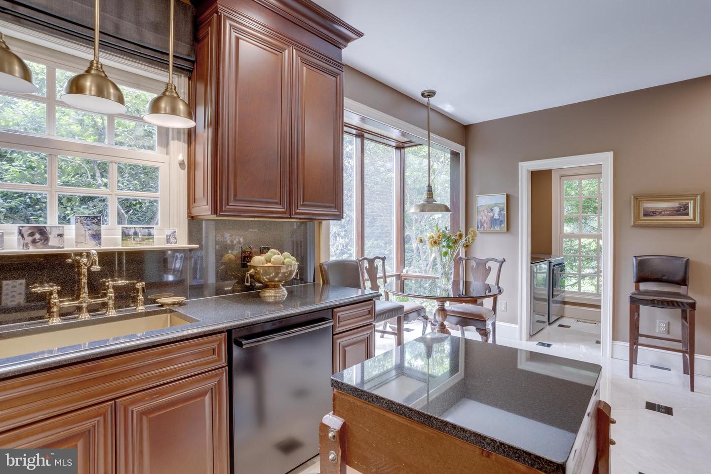 10451 BRECKINRIDGE LN, FAIRFAX, Virginia 22030, 3 Bedrooms Bedrooms, ,3 BathroomsBathrooms,Residential,For sale,10451 BRECKINRIDGE LN,VAFC2006340 MLS # VAFC2006340