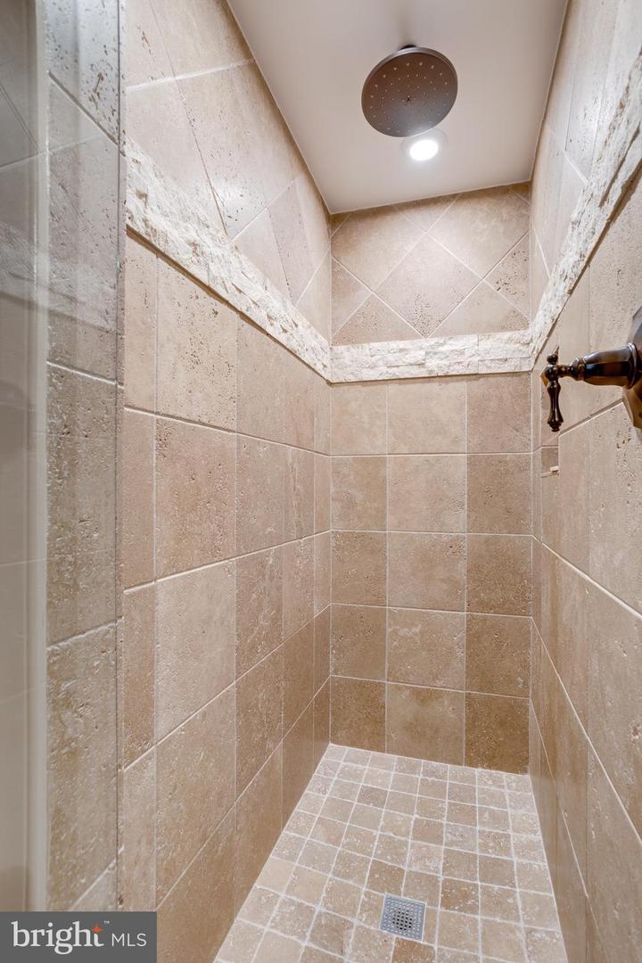 10451 BRECKINRIDGE LN, FAIRFAX, Virginia 22030, 3 Bedrooms Bedrooms, ,3 BathroomsBathrooms,Residential,For sale,10451 BRECKINRIDGE LN,VAFC2006340 MLS # VAFC2006340