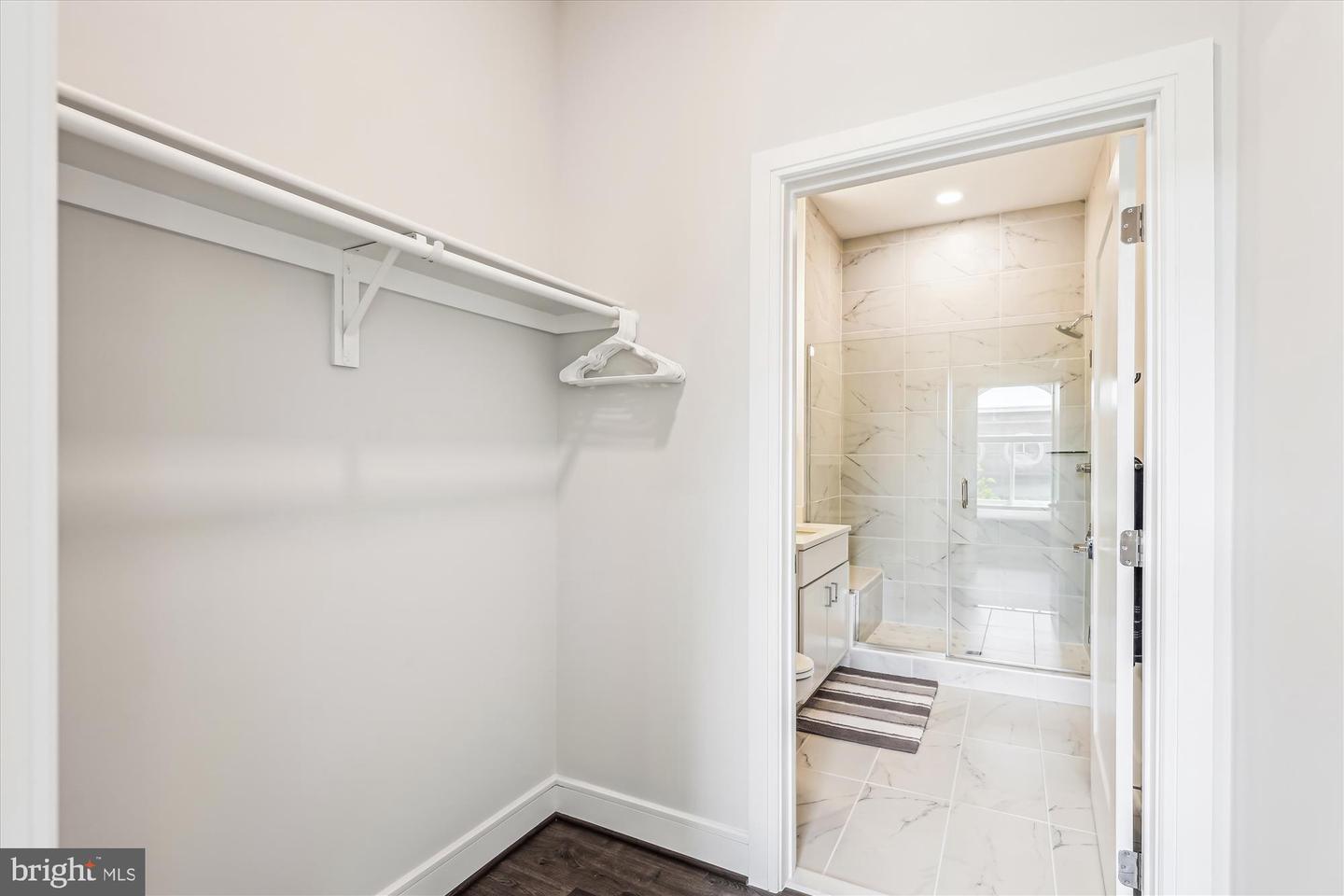 625 SLATERS LN #407, ALEXANDRIA, Virginia 22314, 2 Bedrooms Bedrooms, ,2 BathroomsBathrooms,Residential,For sale,625 SLATERS LN #407,VAAX2045514 MLS # VAAX2045514