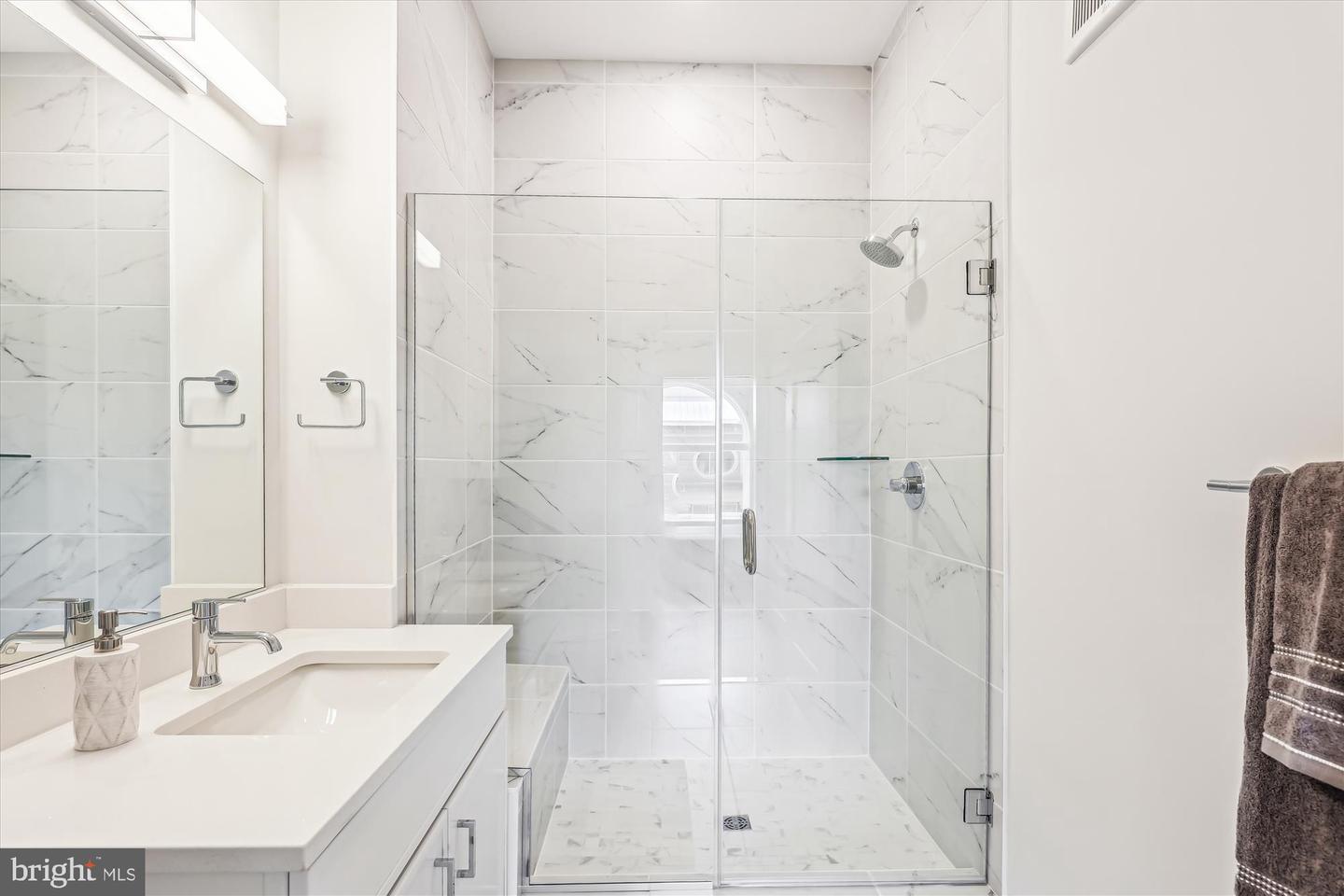 625 SLATERS LN #407, ALEXANDRIA, Virginia 22314, 2 Bedrooms Bedrooms, ,2 BathroomsBathrooms,Residential,For sale,625 SLATERS LN #407,VAAX2045514 MLS # VAAX2045514