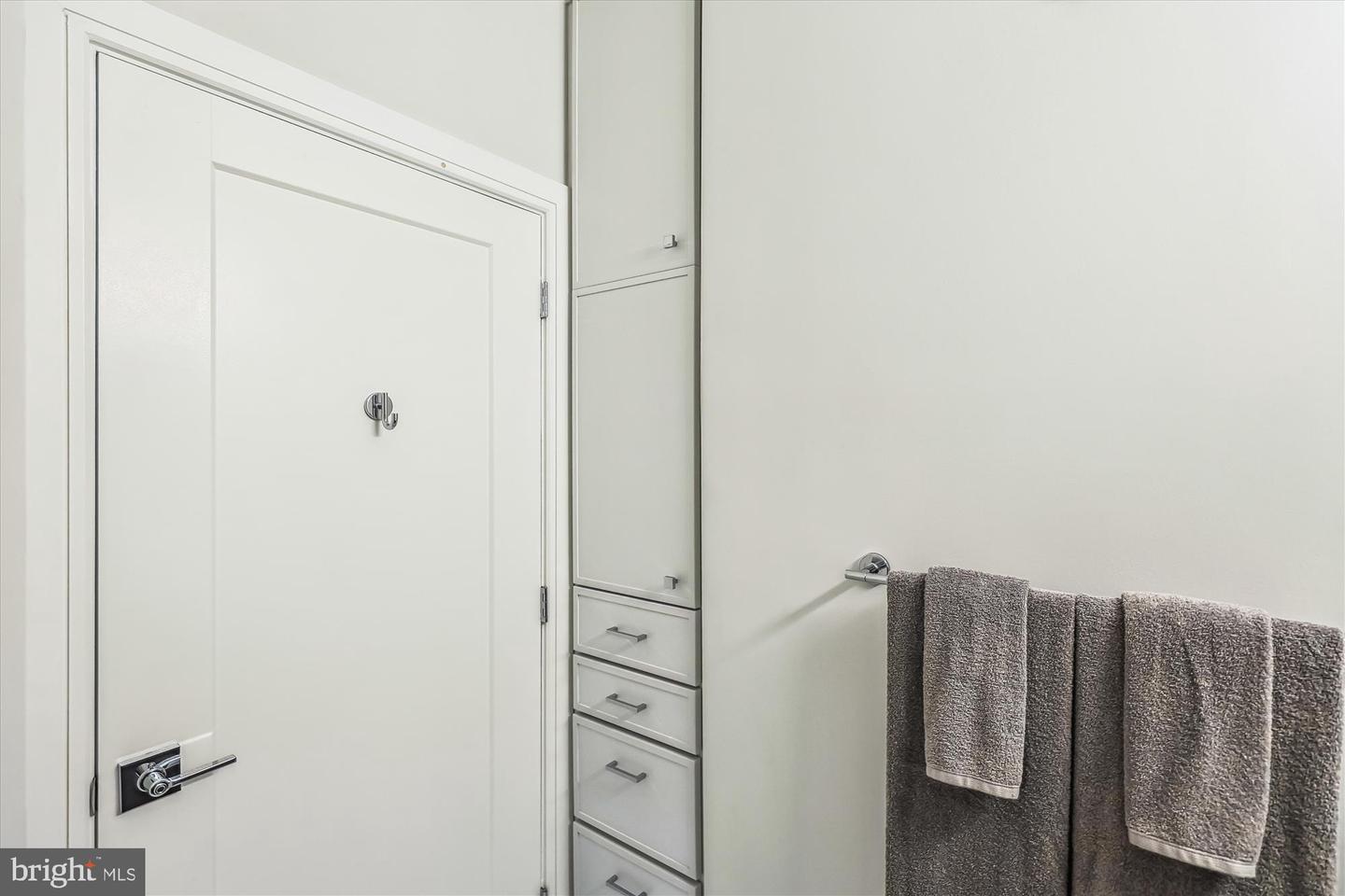 625 SLATERS LN #407, ALEXANDRIA, Virginia 22314, 2 Bedrooms Bedrooms, ,2 BathroomsBathrooms,Residential,For sale,625 SLATERS LN #407,VAAX2045514 MLS # VAAX2045514