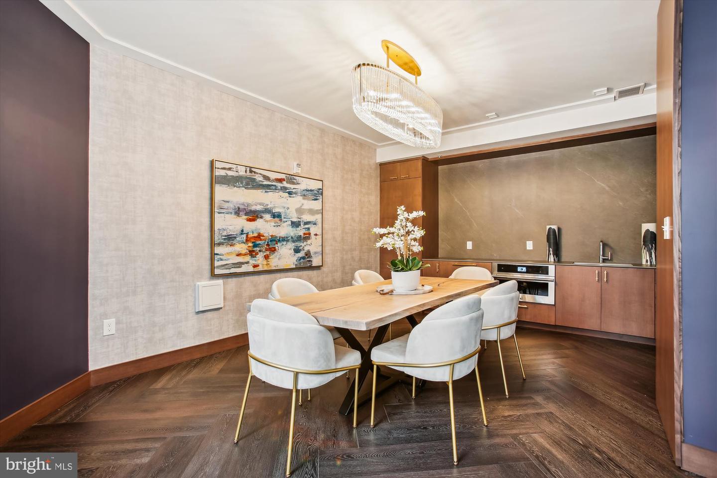625 SLATERS LN #407, ALEXANDRIA, Virginia 22314, 2 Bedrooms Bedrooms, ,2 BathroomsBathrooms,Residential,For sale,625 SLATERS LN #407,VAAX2045514 MLS # VAAX2045514