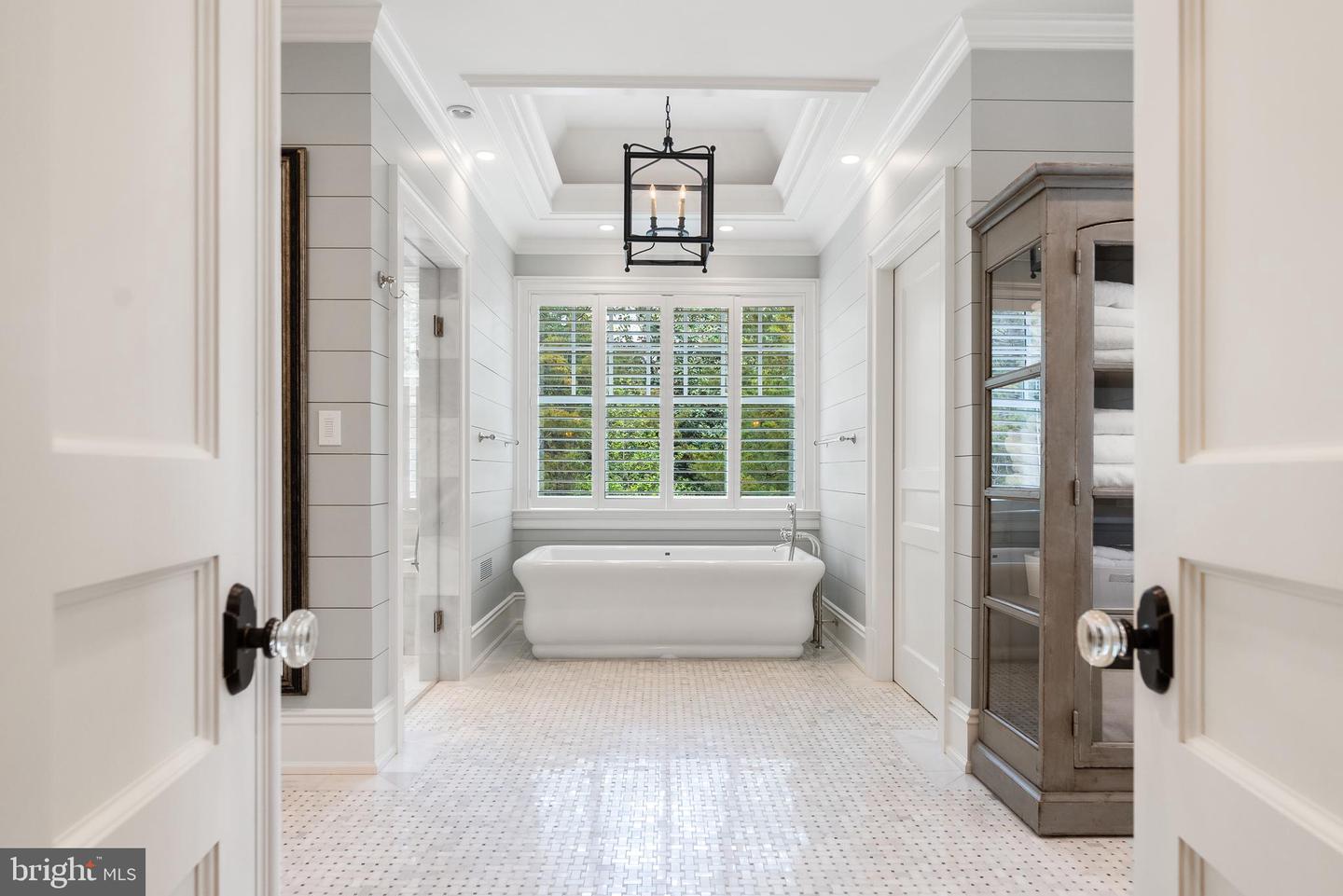 6529 SOTHORON RD, MCLEAN, Virginia 22101, 6 Bedrooms Bedrooms, ,8 BathroomsBathrooms,Residential,For sale,6529 SOTHORON RD,VAFX2242076 MLS # VAFX2242076