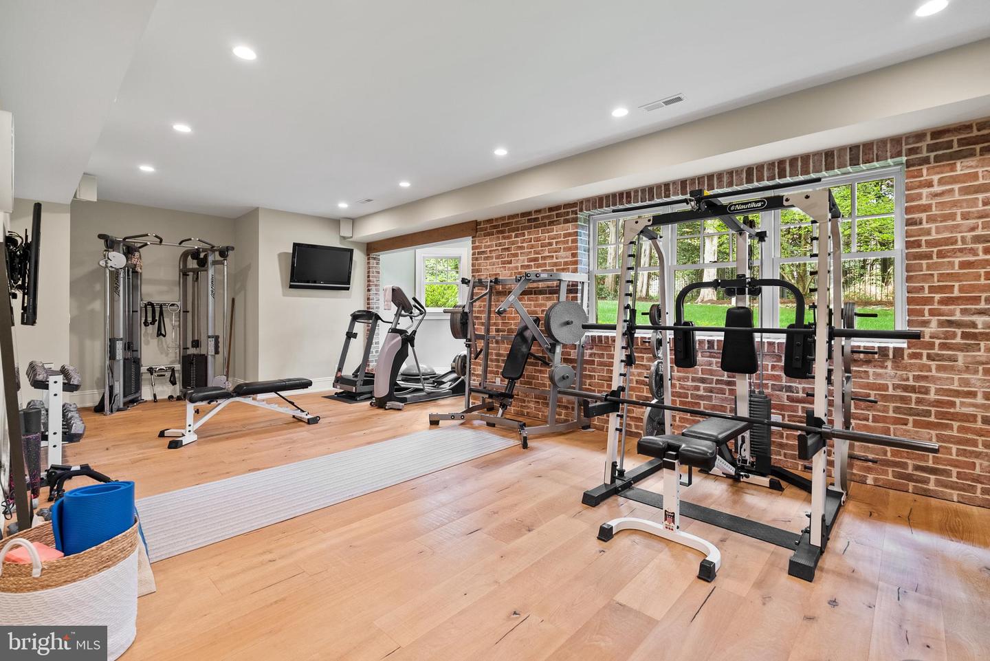 6529 SOTHORON RD, MCLEAN, Virginia 22101, 6 Bedrooms Bedrooms, ,8 BathroomsBathrooms,Residential,For sale,6529 SOTHORON RD,VAFX2242076 MLS # VAFX2242076