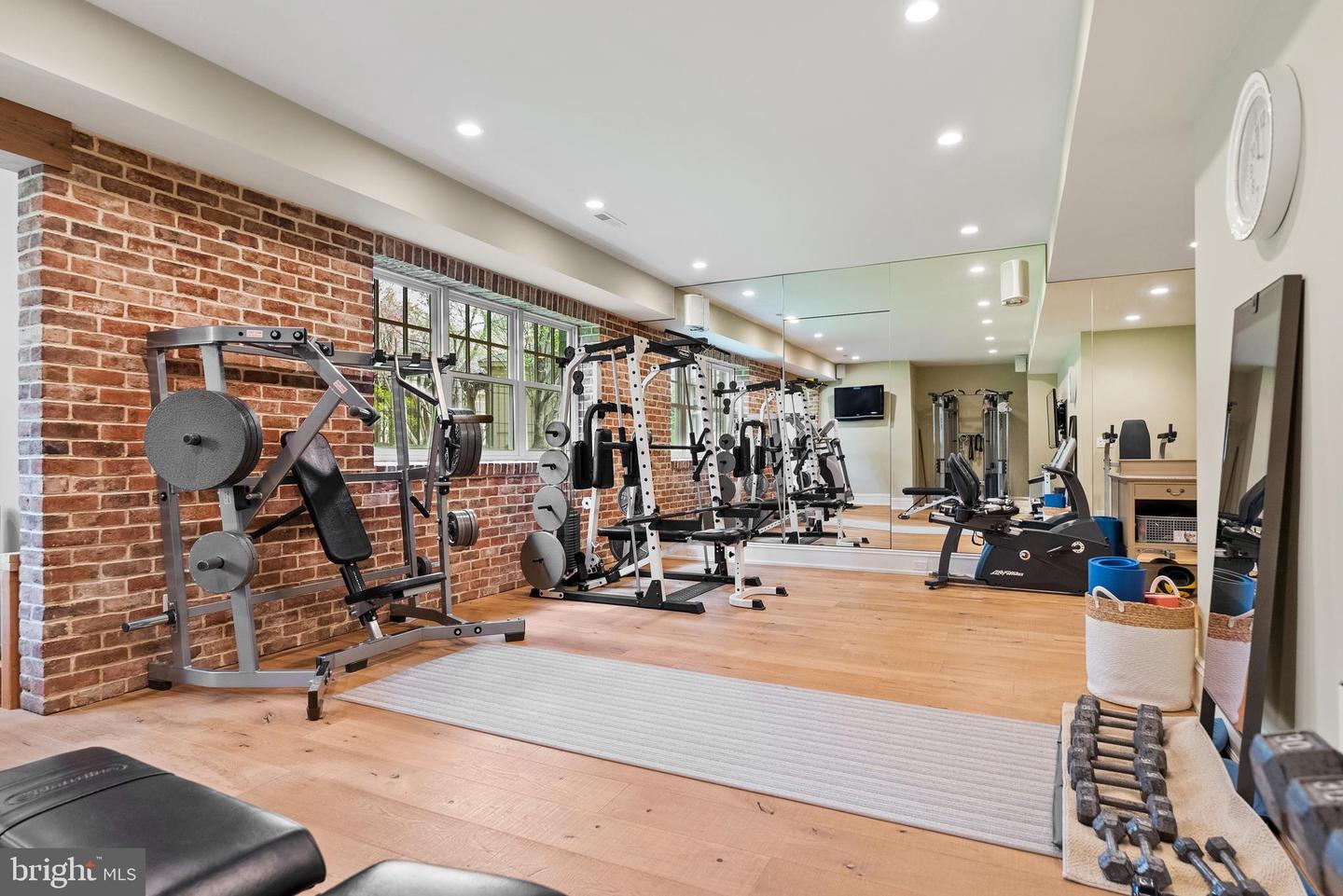 6529 SOTHORON RD, MCLEAN, Virginia 22101, 6 Bedrooms Bedrooms, ,8 BathroomsBathrooms,Residential,For sale,6529 SOTHORON RD,VAFX2242076 MLS # VAFX2242076
