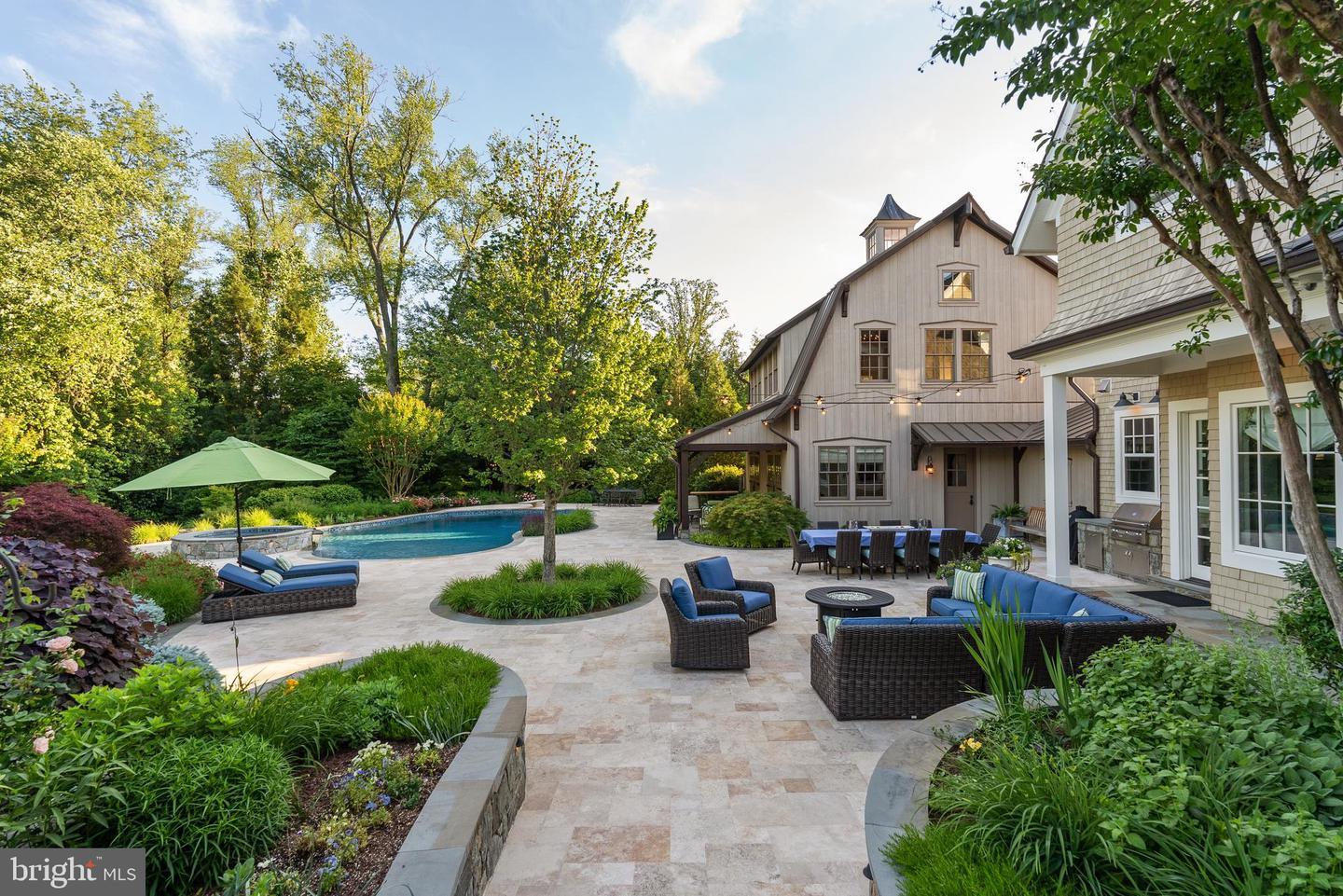 6529 SOTHORON RD, MCLEAN, Virginia 22101, 6 Bedrooms Bedrooms, ,8 BathroomsBathrooms,Residential,For sale,6529 SOTHORON RD,VAFX2242076 MLS # VAFX2242076