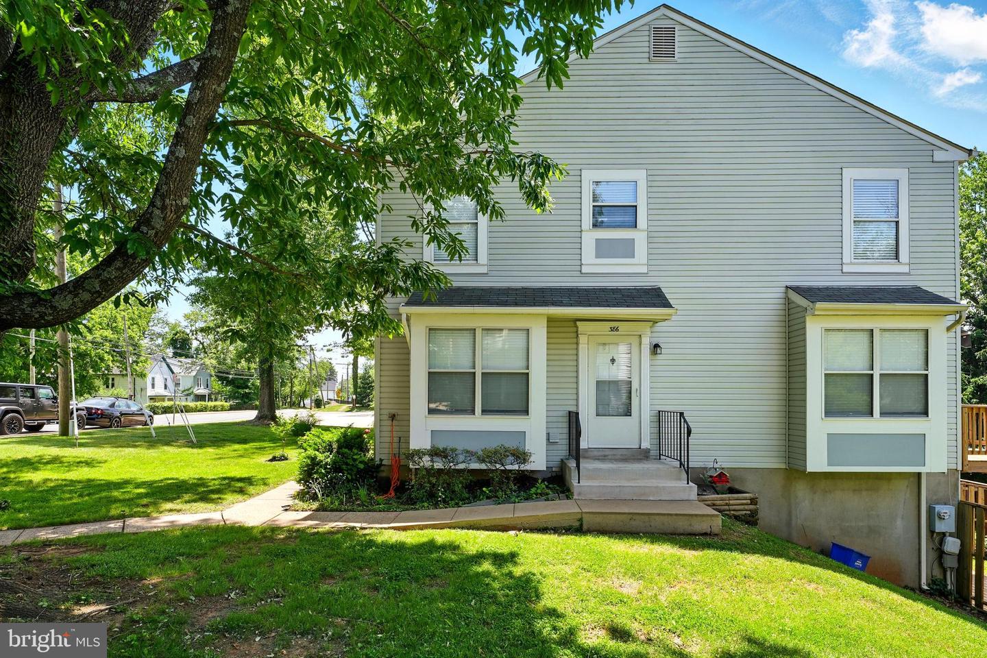 386 FALMOUTH ST, WARRENTON, Virginia 20186, 2 Bedrooms Bedrooms, ,2 BathroomsBathrooms,Residential,For sale,386 FALMOUTH ST,VAFQ2016710 MLS # VAFQ2016710