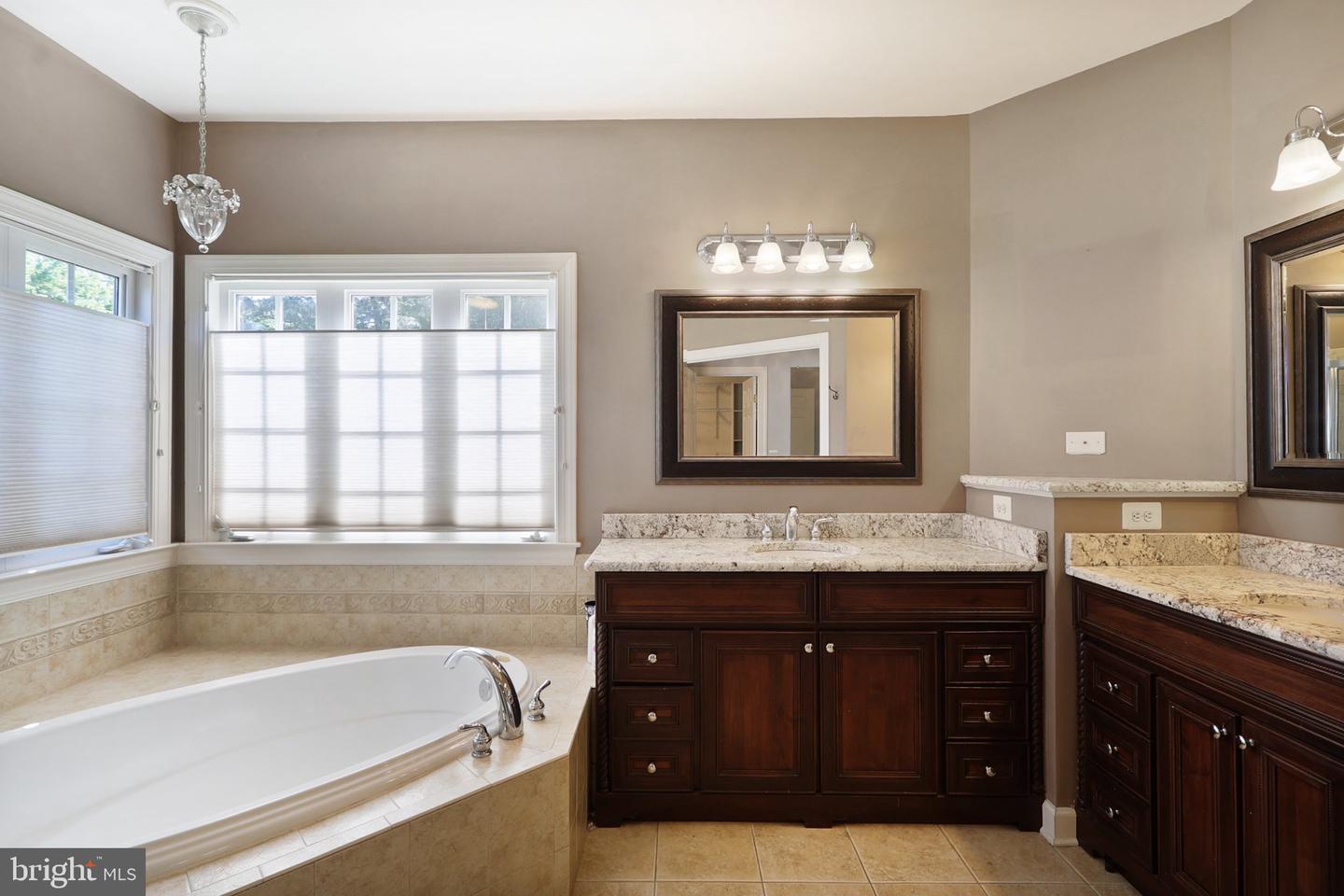14517 CHAMBERRY CIR, HAYMARKET, Virginia 20169, 5 Bedrooms Bedrooms, ,4 BathroomsBathrooms,Residential,For sale,14517 CHAMBERRY CIR,VAPW2095166 MLS # VAPW2095166