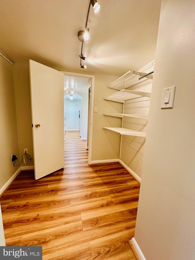 1300 ARMY NAVY DR #1010, ARLINGTON, Virginia 22202, 1 Bedroom Bedrooms, ,1 BathroomBathrooms,Residential,For sale,1300 ARMY NAVY DR #1010,VAAR2057942 MLS # VAAR2057942