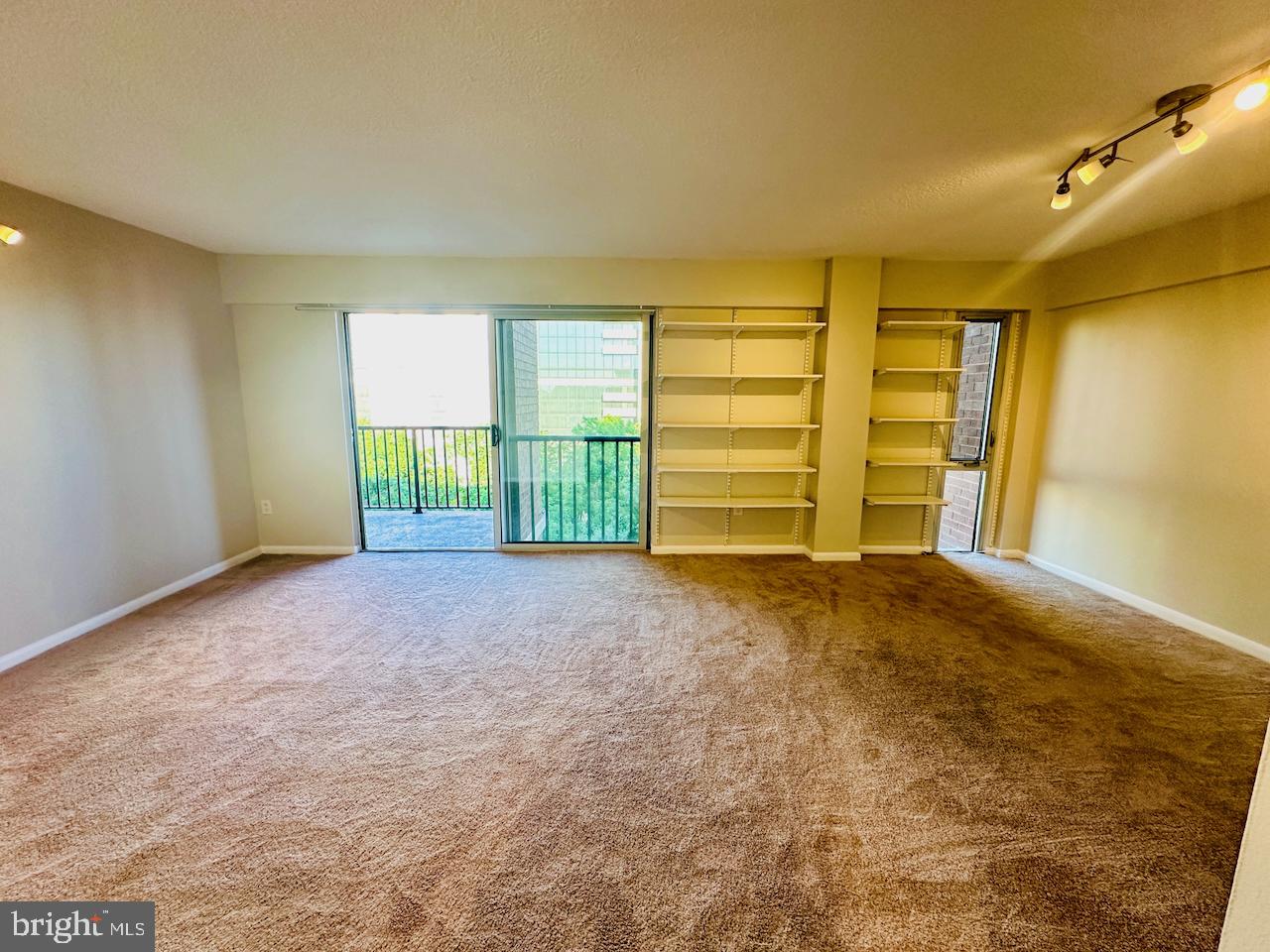 1300 ARMY NAVY DR #1010, ARLINGTON, Virginia 22202, 1 Bedroom Bedrooms, ,1 BathroomBathrooms,Residential,For sale,1300 ARMY NAVY DR #1010,VAAR2057942 MLS # VAAR2057942