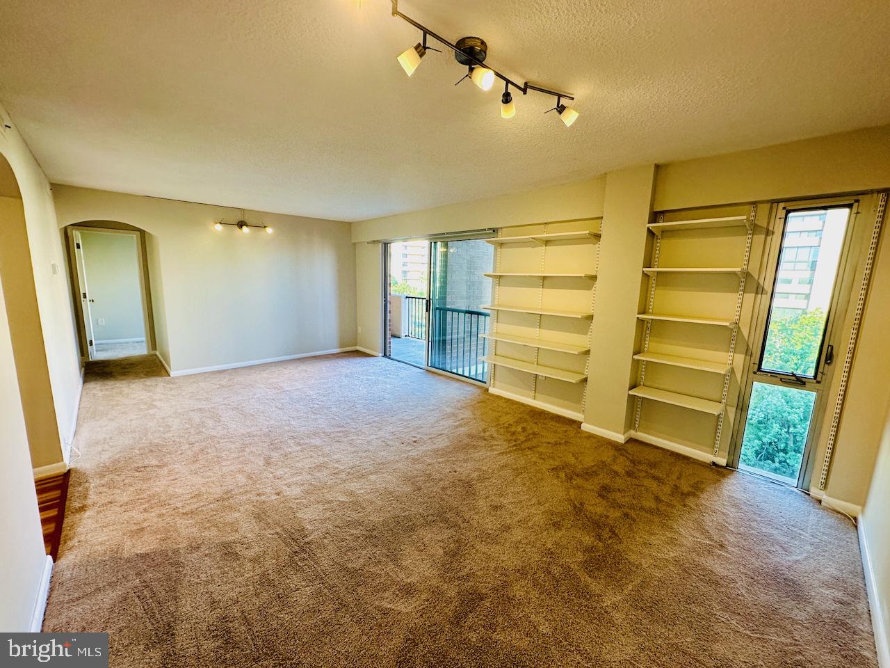 1300 ARMY NAVY DR #1010, ARLINGTON, Virginia 22202, 1 Bedroom Bedrooms, ,1 BathroomBathrooms,Residential,For sale,1300 ARMY NAVY DR #1010,VAAR2057942 MLS # VAAR2057942