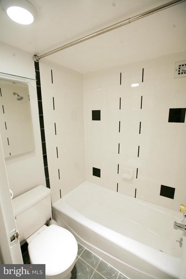 1300 ARMY NAVY DR #1010, ARLINGTON, Virginia 22202, 1 Bedroom Bedrooms, ,1 BathroomBathrooms,Residential,For sale,1300 ARMY NAVY DR #1010,VAAR2057942 MLS # VAAR2057942