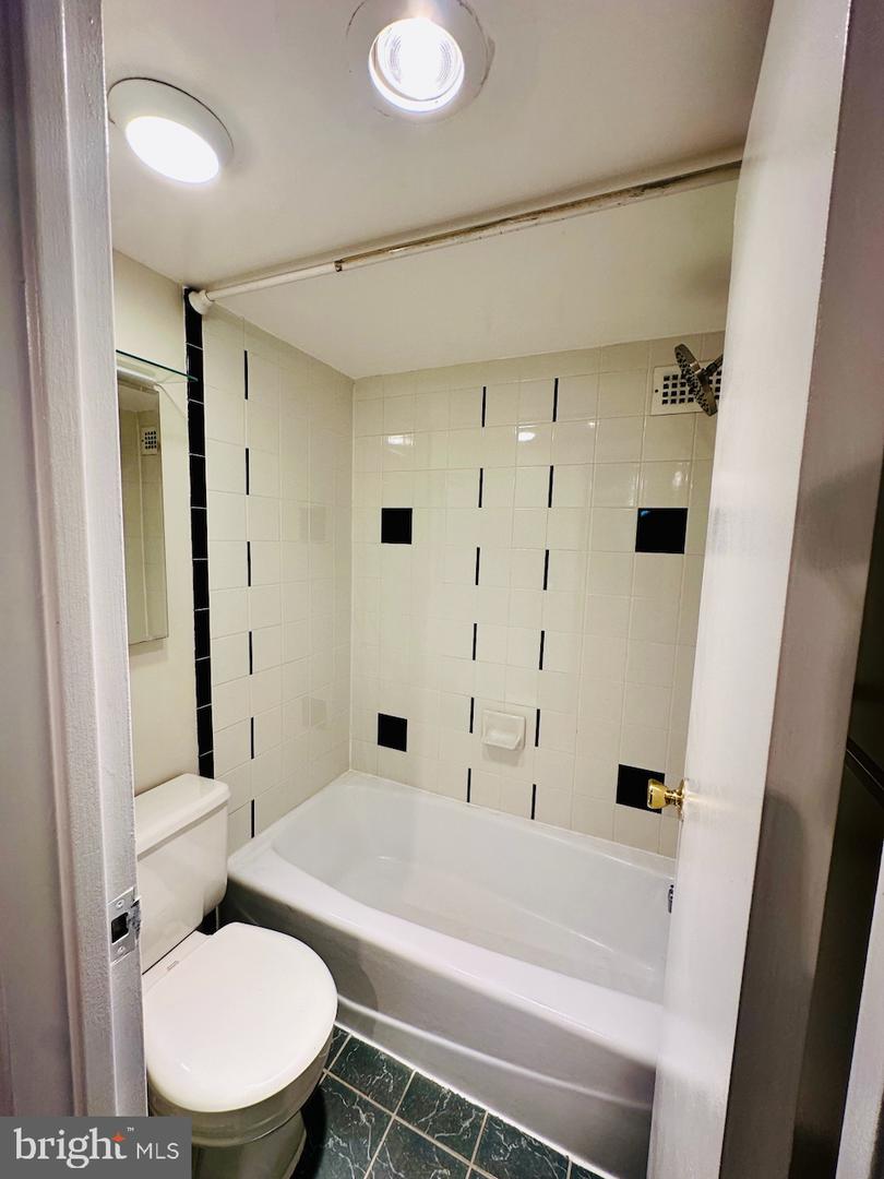 1300 ARMY NAVY DR #1010, ARLINGTON, Virginia 22202, 1 Bedroom Bedrooms, ,1 BathroomBathrooms,Residential,For sale,1300 ARMY NAVY DR #1010,VAAR2057942 MLS # VAAR2057942