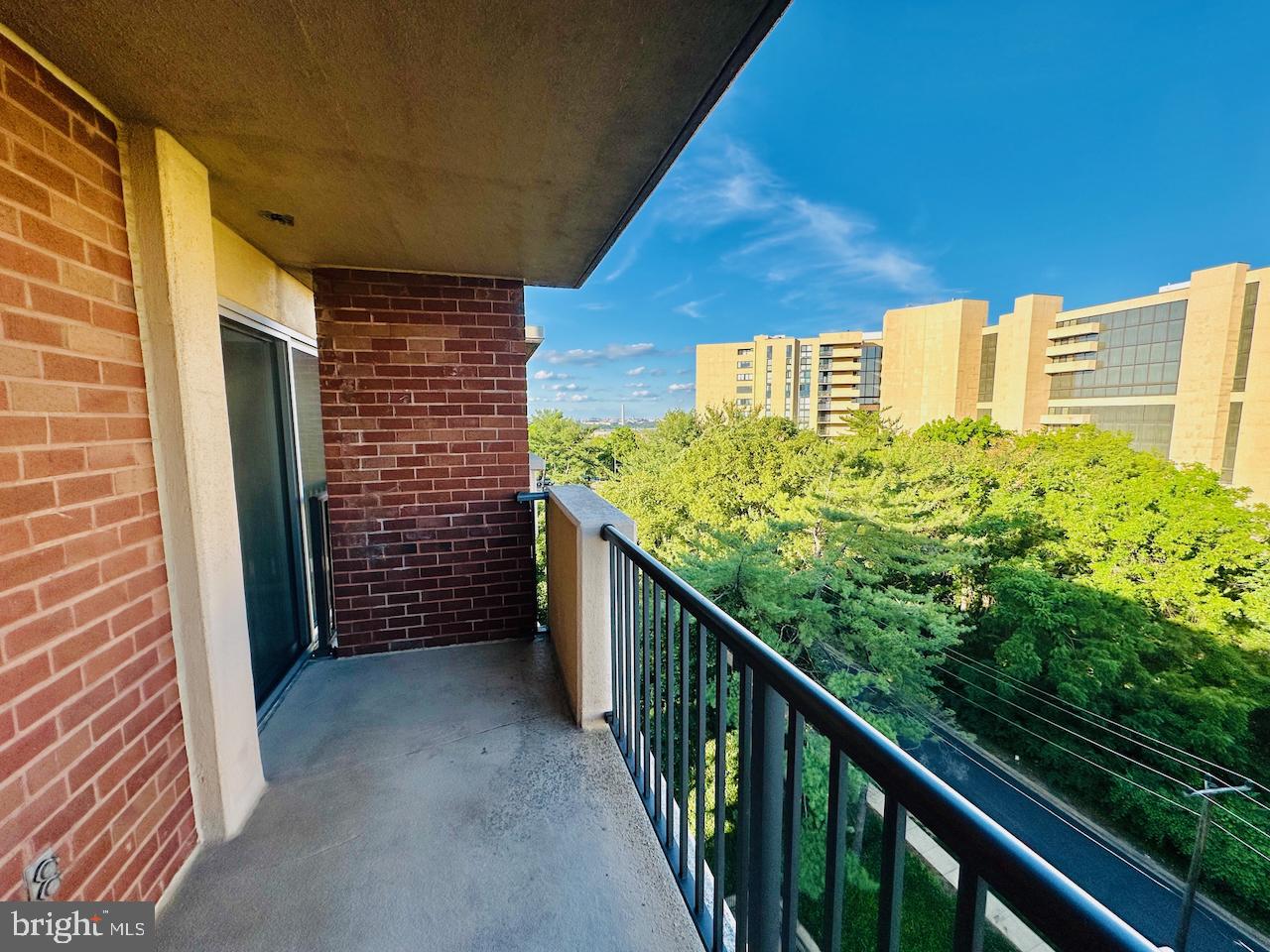 1300 ARMY NAVY DR #1010, ARLINGTON, Virginia 22202, 1 Bedroom Bedrooms, ,1 BathroomBathrooms,Residential,For sale,1300 ARMY NAVY DR #1010,VAAR2057942 MLS # VAAR2057942