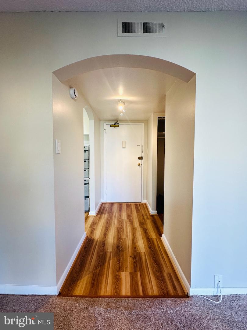 1300 ARMY NAVY DR #1010, ARLINGTON, Virginia 22202, 1 Bedroom Bedrooms, ,1 BathroomBathrooms,Residential,For sale,1300 ARMY NAVY DR #1010,VAAR2057942 MLS # VAAR2057942