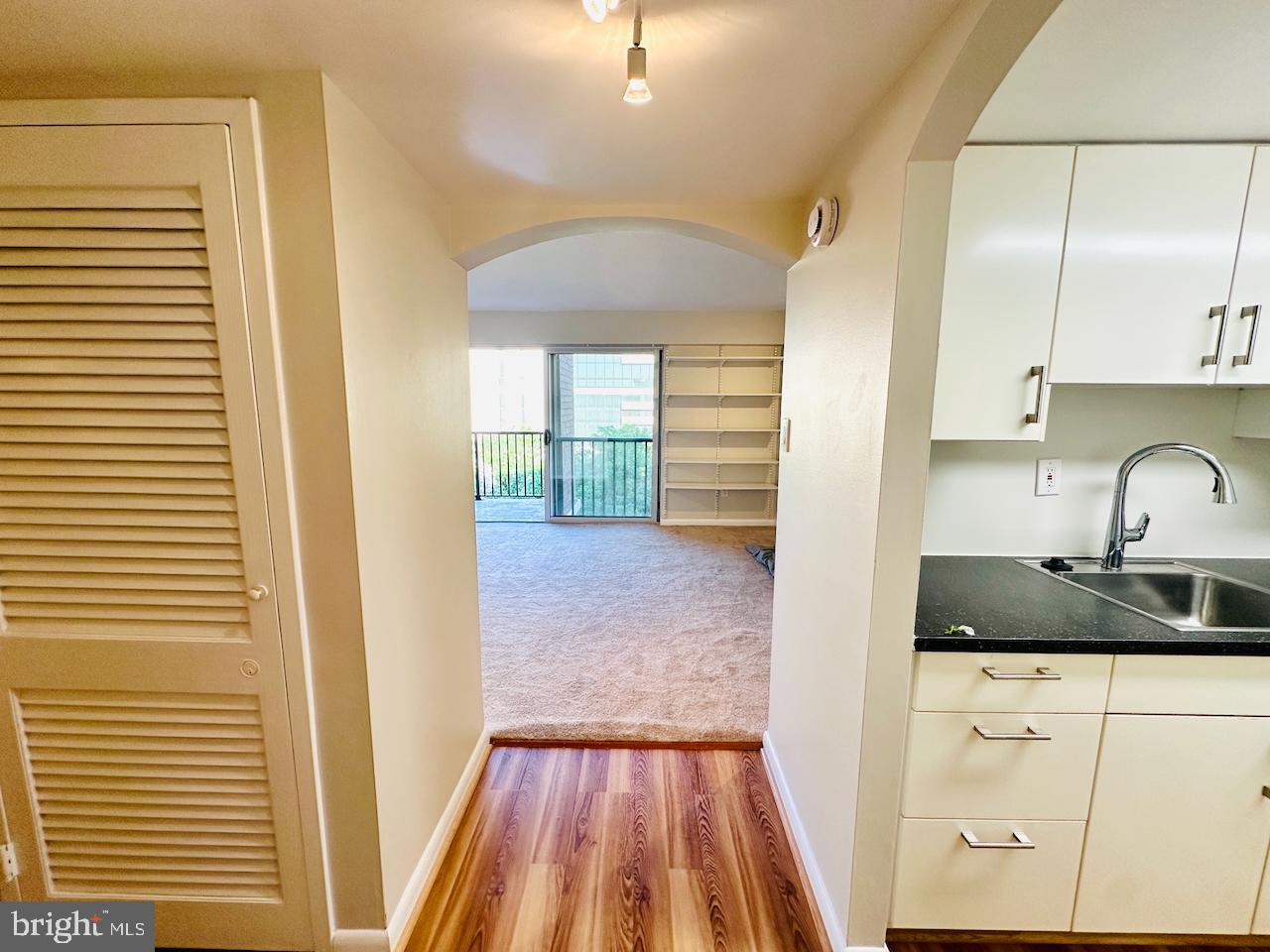 1300 ARMY NAVY DR #1010, ARLINGTON, Virginia 22202, 1 Bedroom Bedrooms, ,1 BathroomBathrooms,Residential,For sale,1300 ARMY NAVY DR #1010,VAAR2057942 MLS # VAAR2057942