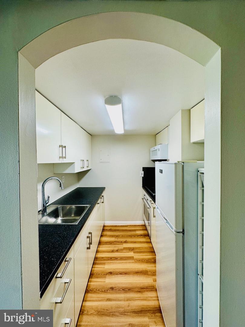 1300 ARMY NAVY DR #1010, ARLINGTON, Virginia 22202, 1 Bedroom Bedrooms, ,1 BathroomBathrooms,Residential,For sale,1300 ARMY NAVY DR #1010,VAAR2057942 MLS # VAAR2057942