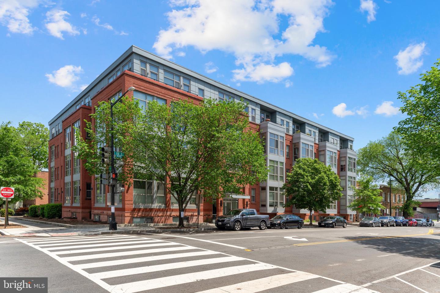 900 11TH ST SE #108, WASHINGTON, District Of Columbia 20003, 1 Bedroom Bedrooms, ,1 BathroomBathrooms,Residential,For sale,900 11TH ST SE #108,DCDC2201090 MLS # DCDC2201090