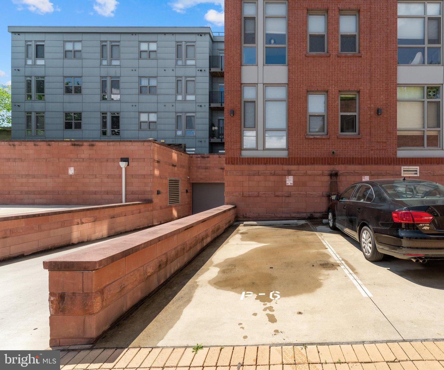 900 11TH ST SE #108, WASHINGTON, District Of Columbia 20003, 1 Bedroom Bedrooms, ,1 BathroomBathrooms,Residential,For sale,900 11TH ST SE #108,DCDC2201090 MLS # DCDC2201090