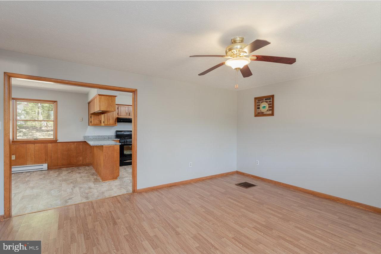 128 WALTER LN, FORT VALLEY, Virginia 22652, 4 Bedrooms Bedrooms, ,2 BathroomsBathrooms,Residential,For sale,128 WALTER LN,VASH2011478 MLS # VASH2011478