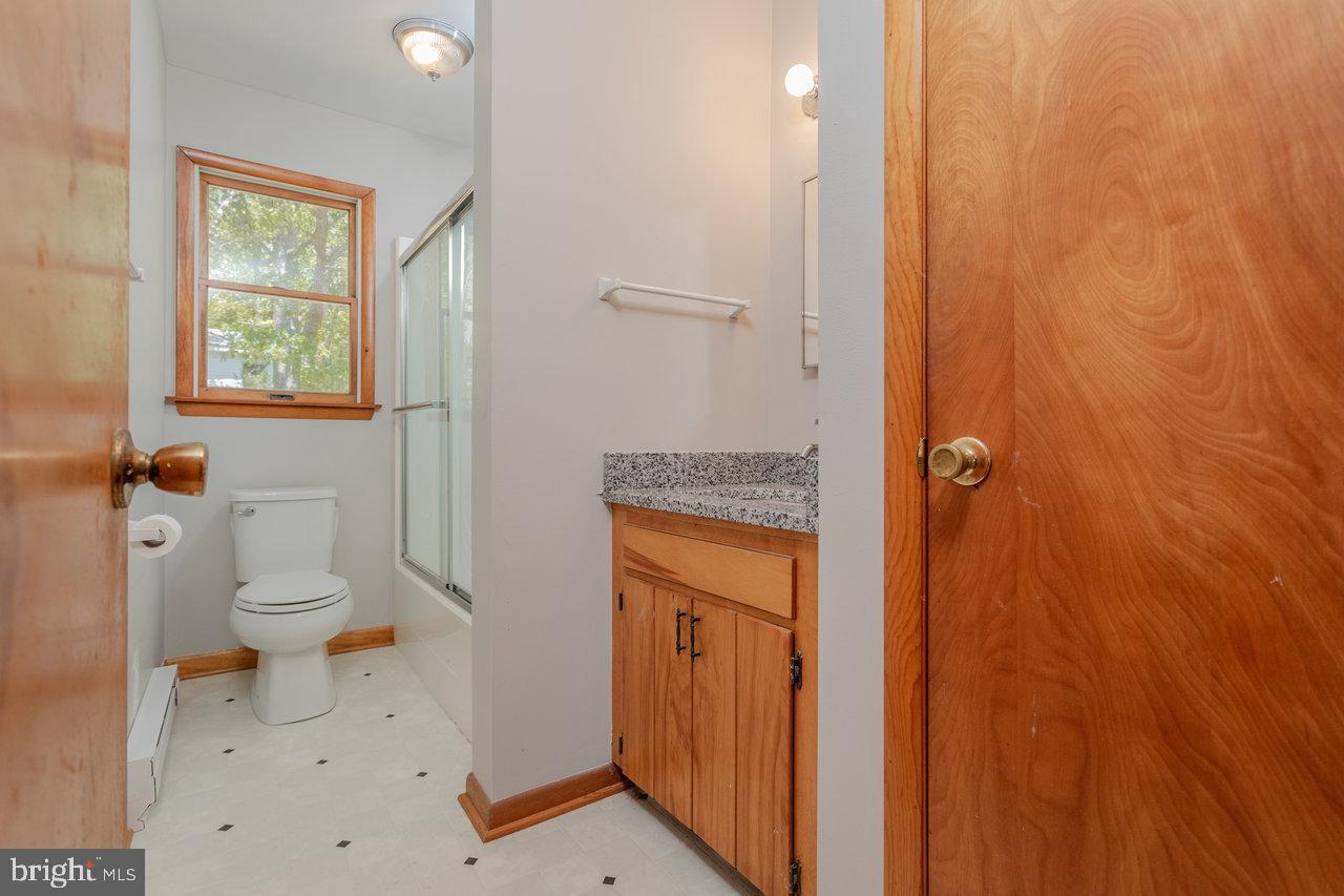 128 WALTER LN, FORT VALLEY, Virginia 22652, 4 Bedrooms Bedrooms, ,2 BathroomsBathrooms,Residential,For sale,128 WALTER LN,VASH2011478 MLS # VASH2011478