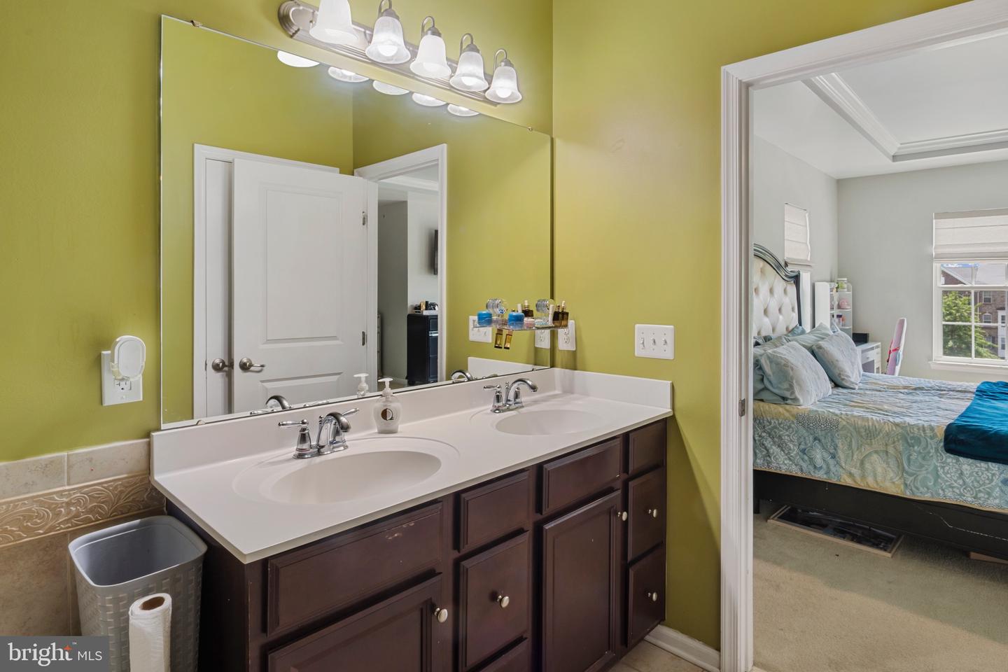 15296 REGENTS PARK DR, WOODBRIDGE, Virginia 22191, 3 Bedrooms Bedrooms, ,2 BathroomsBathrooms,Residential,For sale,15296 REGENTS PARK DR,VAPW2094926 MLS # VAPW2094926