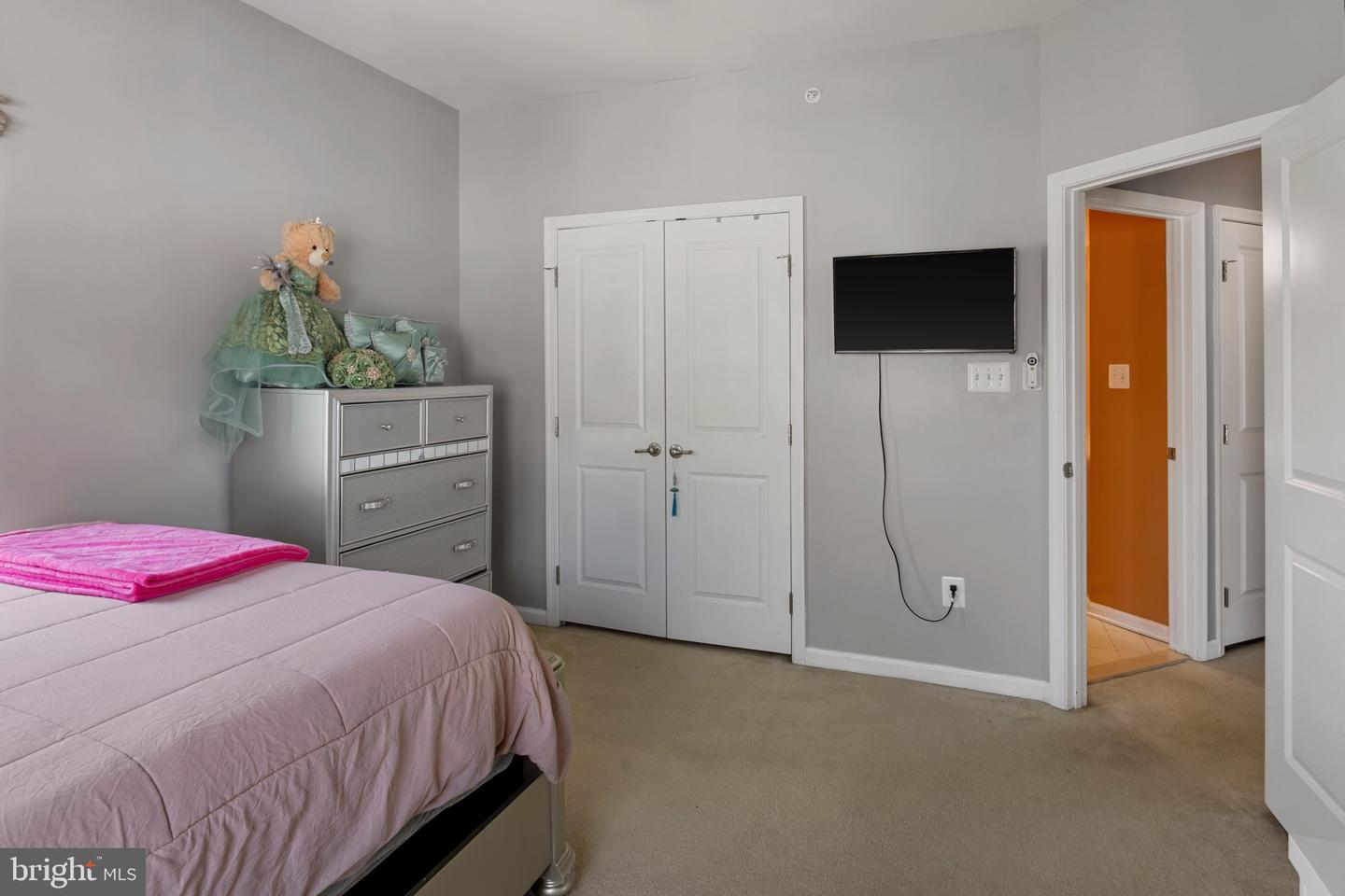 15296 REGENTS PARK DR, WOODBRIDGE, Virginia 22191, 3 Bedrooms Bedrooms, ,2 BathroomsBathrooms,Residential,For sale,15296 REGENTS PARK DR,VAPW2094926 MLS # VAPW2094926