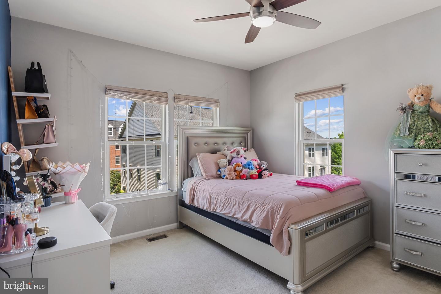15296 REGENTS PARK DR, WOODBRIDGE, Virginia 22191, 3 Bedrooms Bedrooms, ,2 BathroomsBathrooms,Residential,For sale,15296 REGENTS PARK DR,VAPW2094926 MLS # VAPW2094926
