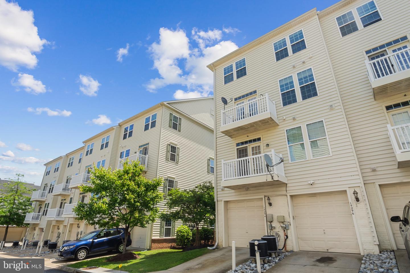 15296 REGENTS PARK DR, WOODBRIDGE, Virginia 22191, 3 Bedrooms Bedrooms, ,2 BathroomsBathrooms,Residential,For sale,15296 REGENTS PARK DR,VAPW2094926 MLS # VAPW2094926