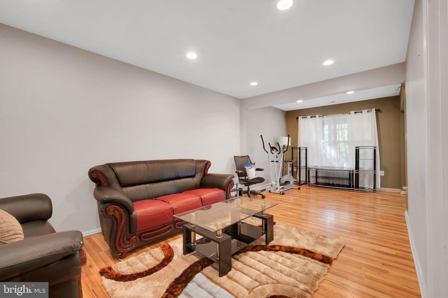 9348 CHINA GROVE CT, MANASSAS, Virginia 20110, 4 Bedrooms Bedrooms, ,3 BathroomsBathrooms,Residential,For sale,9348 CHINA GROVE CT,VAMN2008356 MLS # VAMN2008356