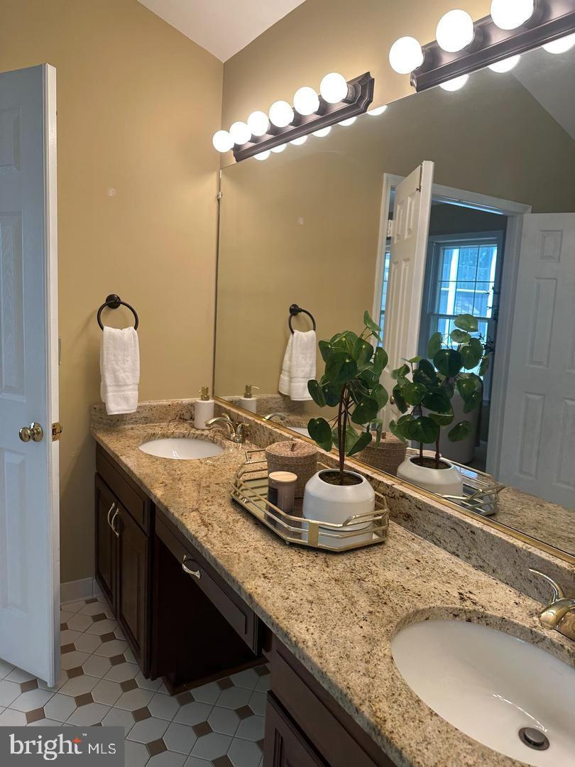 13616 NORTHBOURNE DR, CENTREVILLE, Virginia 20120, 4 Bedrooms Bedrooms, 14 Rooms Rooms,3 BathroomsBathrooms,Residential,For sale,13616 NORTHBOURNE DR,VAFX2242390 MLS # VAFX2242390