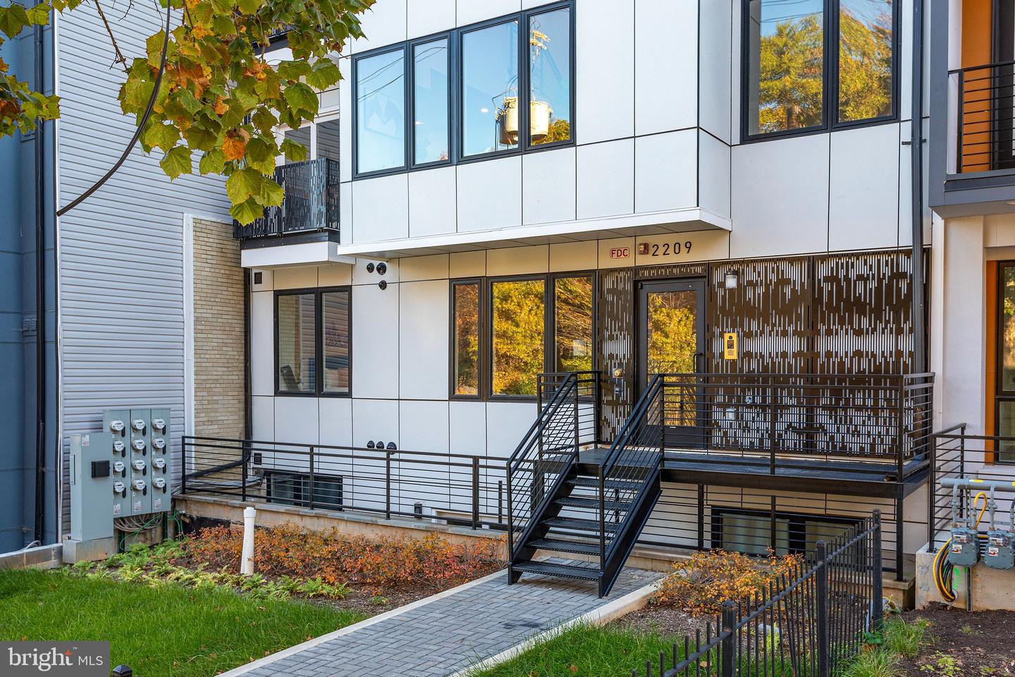 2209 M ST NE #UNIT 3, WASHINGTON, District Of Columbia 20002, 1 Bedroom Bedrooms, ,1 BathroomBathrooms,Residential,For sale,2209 M ST NE #UNIT 3,DCDC2201914 MLS # DCDC2201914