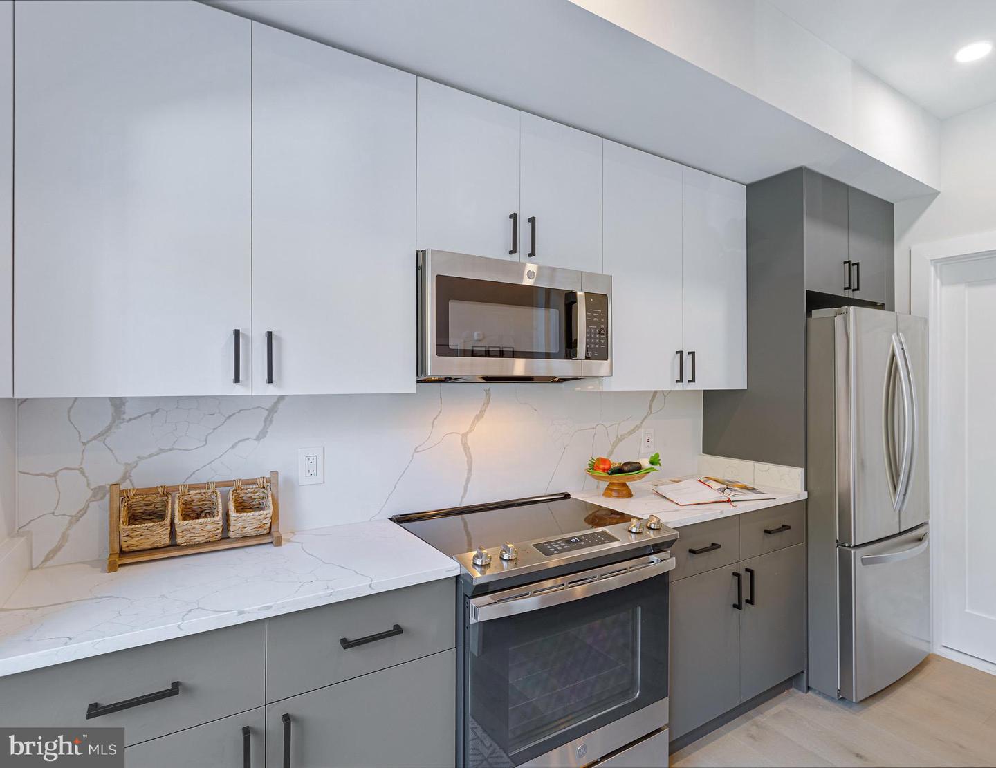 2209 M ST NE #UNIT 3, WASHINGTON, District Of Columbia 20002, 1 Bedroom Bedrooms, ,1 BathroomBathrooms,Residential,For sale,2209 M ST NE #UNIT 3,DCDC2201914 MLS # DCDC2201914