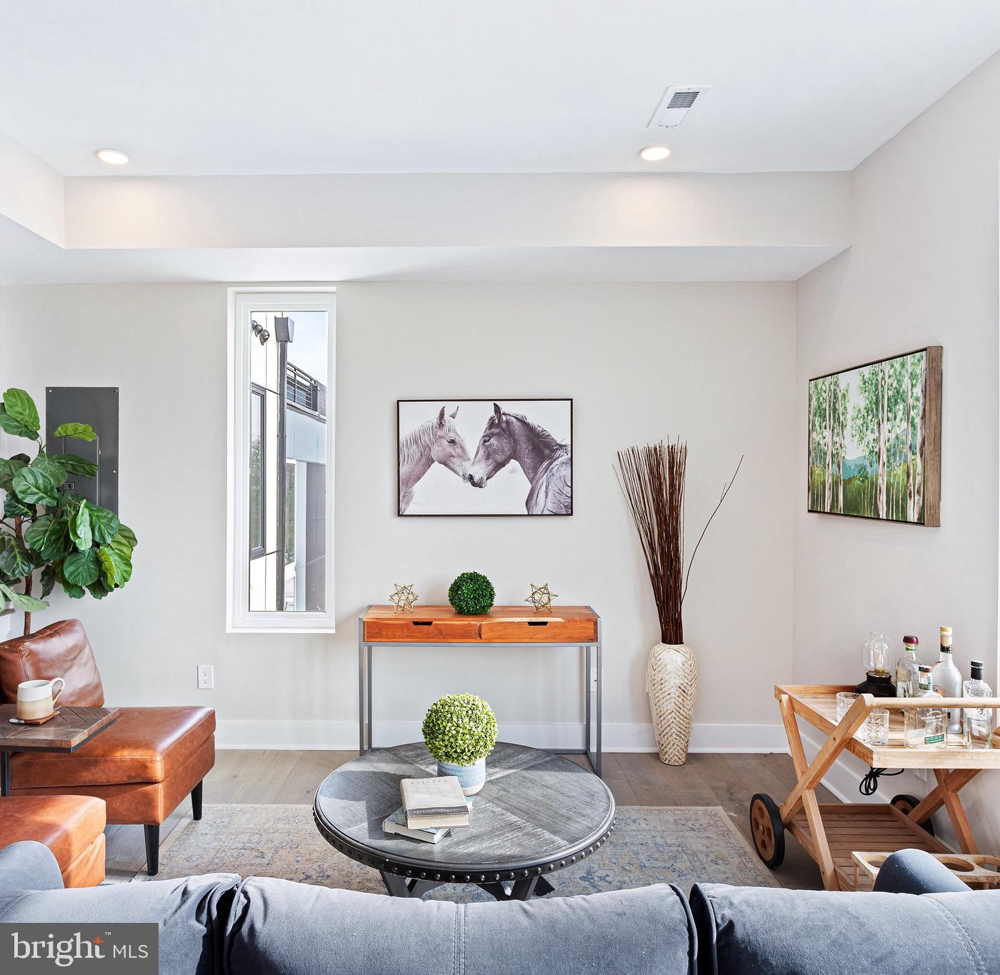 2209 M ST NE #UNIT 3, WASHINGTON, District Of Columbia 20002, 1 Bedroom Bedrooms, ,1 BathroomBathrooms,Residential,For sale,2209 M ST NE #UNIT 3,DCDC2201914 MLS # DCDC2201914