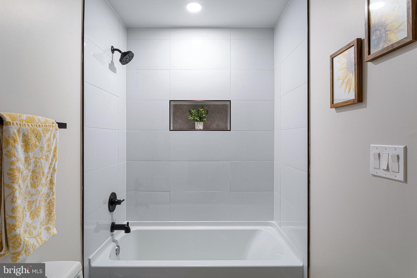 2209 M ST NE #UNIT 3, WASHINGTON, District Of Columbia 20002, 1 Bedroom Bedrooms, ,1 BathroomBathrooms,Residential,For sale,2209 M ST NE #UNIT 3,DCDC2201914 MLS # DCDC2201914