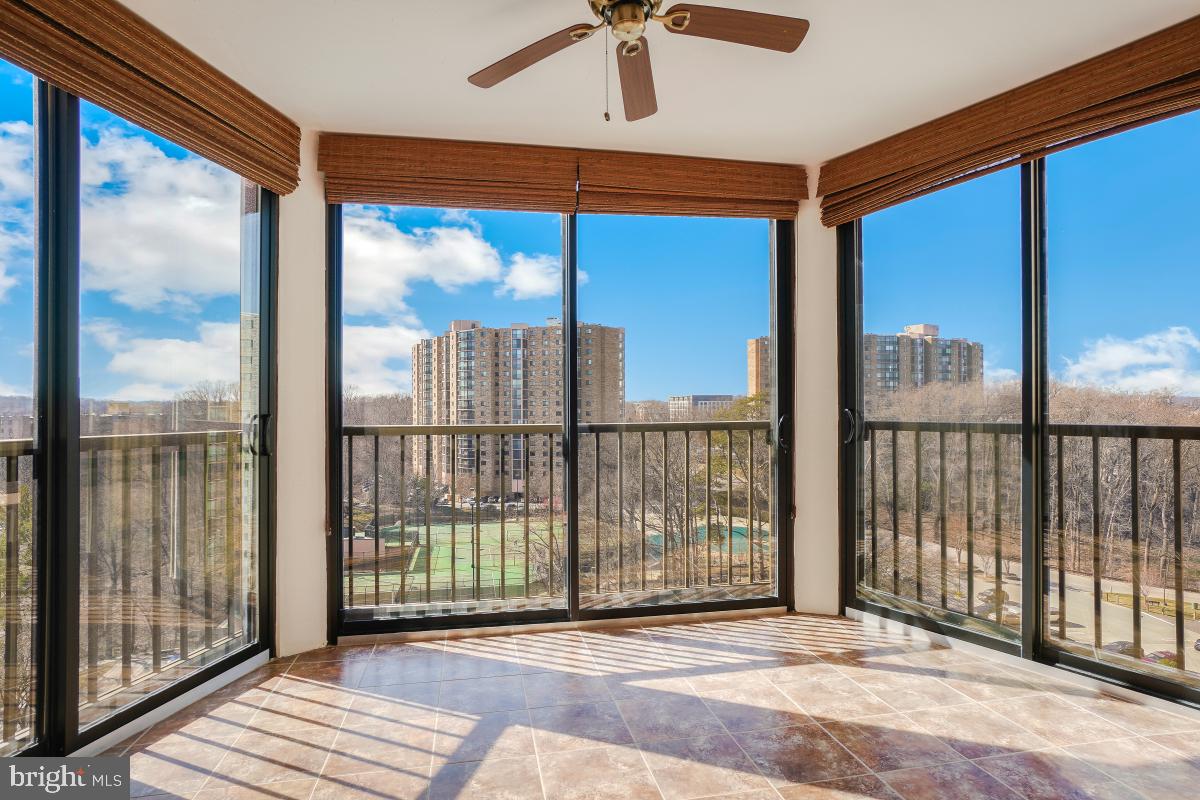 5904 MOUNT EAGLE DR #1105, ALEXANDRIA, Virginia 22303, 2 Bedrooms Bedrooms, 8 Rooms Rooms,2 BathroomsBathrooms,Residential,For sale,5904 MOUNT EAGLE DR #1105,VAFX2242470 MLS # VAFX2242470