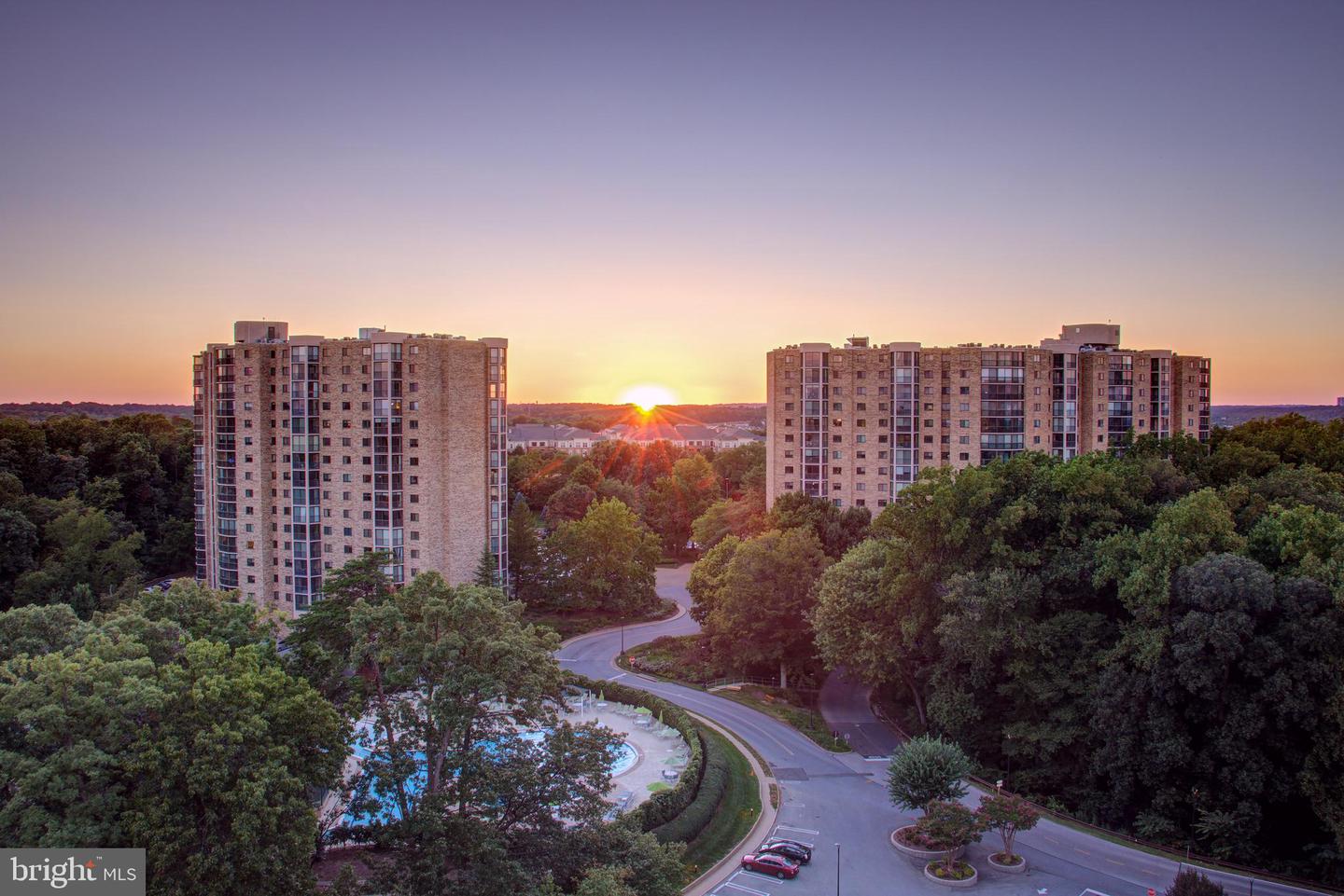 5904 MOUNT EAGLE DR #1105, ALEXANDRIA, Virginia 22303, 2 Bedrooms Bedrooms, 8 Rooms Rooms,2 BathroomsBathrooms,Residential,For sale,5904 MOUNT EAGLE DR #1105,VAFX2242470 MLS # VAFX2242470