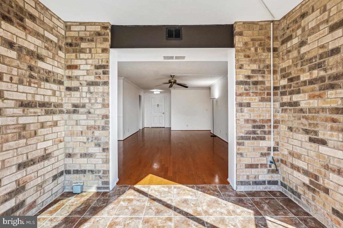 5904 MOUNT EAGLE DR #1105, ALEXANDRIA, Virginia 22303, 2 Bedrooms Bedrooms, 8 Rooms Rooms,2 BathroomsBathrooms,Residential,For sale,5904 MOUNT EAGLE DR #1105,VAFX2242470 MLS # VAFX2242470