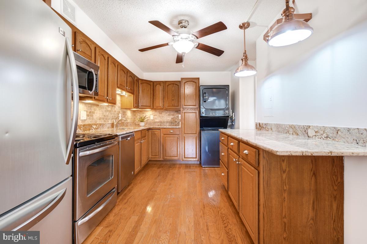 5904 MOUNT EAGLE DR #1105, ALEXANDRIA, Virginia 22303, 2 Bedrooms Bedrooms, 8 Rooms Rooms,2 BathroomsBathrooms,Residential,For sale,5904 MOUNT EAGLE DR #1105,VAFX2242470 MLS # VAFX2242470