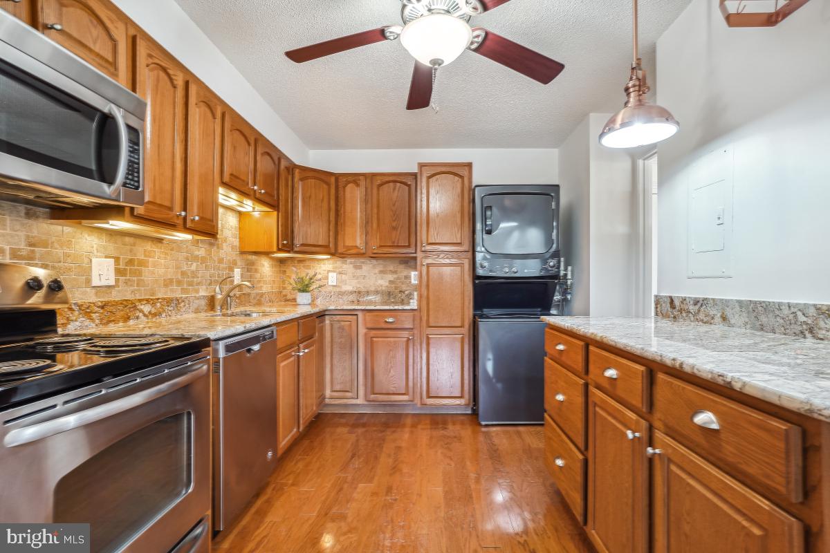 5904 MOUNT EAGLE DR #1105, ALEXANDRIA, Virginia 22303, 2 Bedrooms Bedrooms, 8 Rooms Rooms,2 BathroomsBathrooms,Residential,For sale,5904 MOUNT EAGLE DR #1105,VAFX2242470 MLS # VAFX2242470