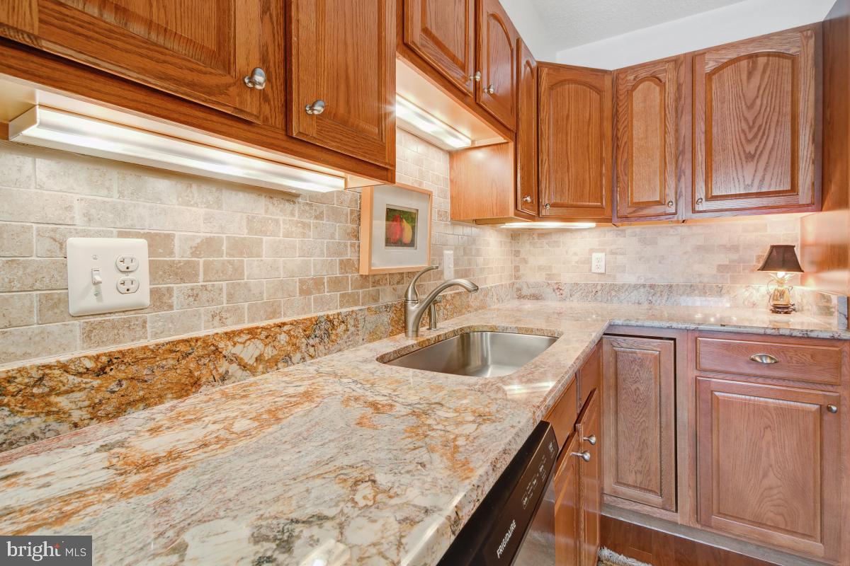 5904 MOUNT EAGLE DR #1105, ALEXANDRIA, Virginia 22303, 2 Bedrooms Bedrooms, 8 Rooms Rooms,2 BathroomsBathrooms,Residential,For sale,5904 MOUNT EAGLE DR #1105,VAFX2242470 MLS # VAFX2242470