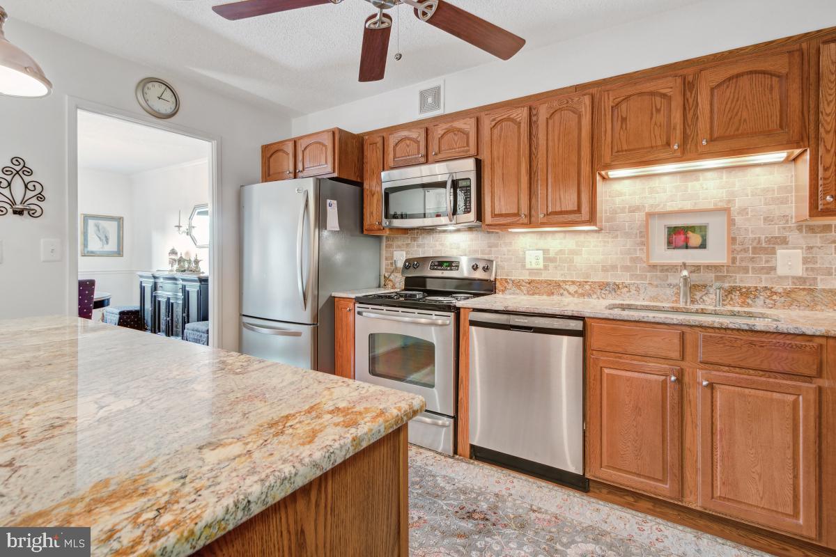 5904 MOUNT EAGLE DR #1105, ALEXANDRIA, Virginia 22303, 2 Bedrooms Bedrooms, 8 Rooms Rooms,2 BathroomsBathrooms,Residential,For sale,5904 MOUNT EAGLE DR #1105,VAFX2242470 MLS # VAFX2242470