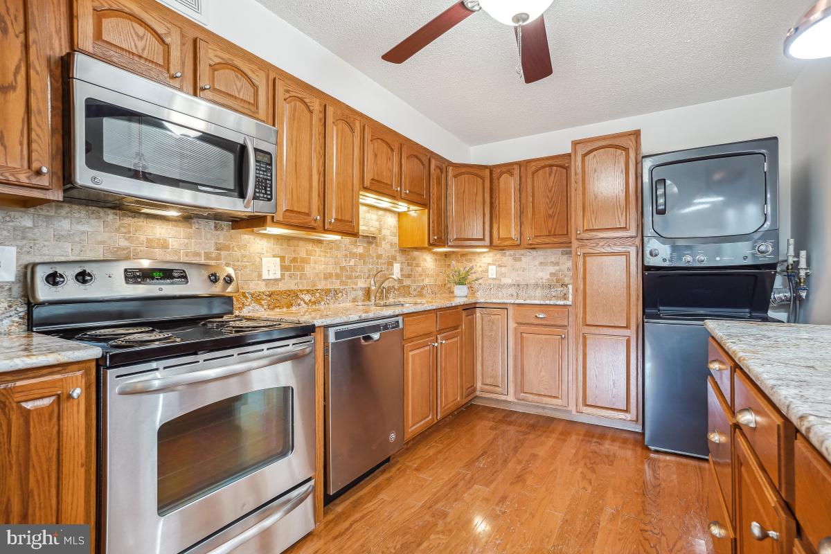 5904 MOUNT EAGLE DR #1105, ALEXANDRIA, Virginia 22303, 2 Bedrooms Bedrooms, 8 Rooms Rooms,2 BathroomsBathrooms,Residential,For sale,5904 MOUNT EAGLE DR #1105,VAFX2242470 MLS # VAFX2242470