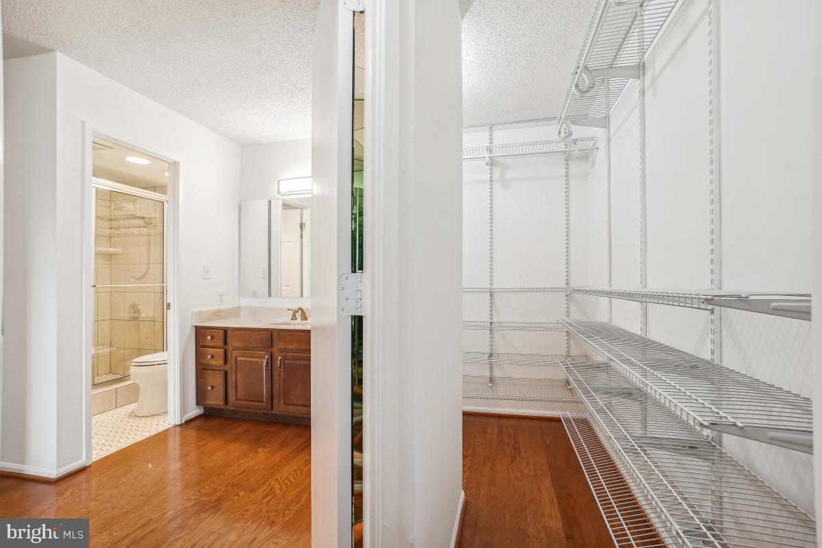 5904 MOUNT EAGLE DR #1105, ALEXANDRIA, Virginia 22303, 2 Bedrooms Bedrooms, 8 Rooms Rooms,2 BathroomsBathrooms,Residential,For sale,5904 MOUNT EAGLE DR #1105,VAFX2242470 MLS # VAFX2242470