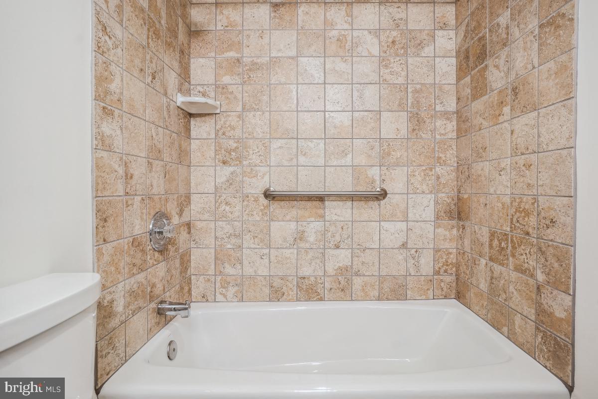 5904 MOUNT EAGLE DR #1105, ALEXANDRIA, Virginia 22303, 2 Bedrooms Bedrooms, 8 Rooms Rooms,2 BathroomsBathrooms,Residential,For sale,5904 MOUNT EAGLE DR #1105,VAFX2242470 MLS # VAFX2242470