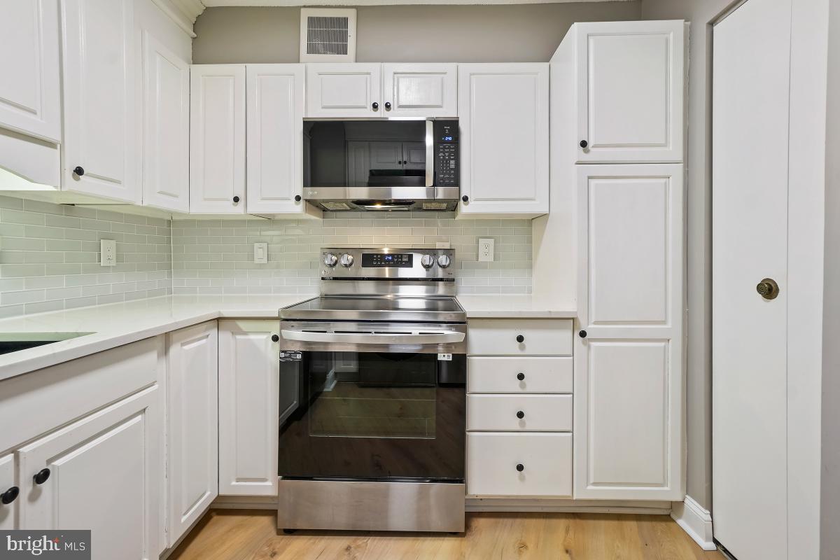 5904 MOUNT EAGLE DR #1003, ALEXANDRIA, Virginia 22303, 2 Bedrooms Bedrooms, 8 Rooms Rooms,1 BathroomBathrooms,Residential,For sale,5904 MOUNT EAGLE DR #1003,VAFX2242476 MLS # VAFX2242476