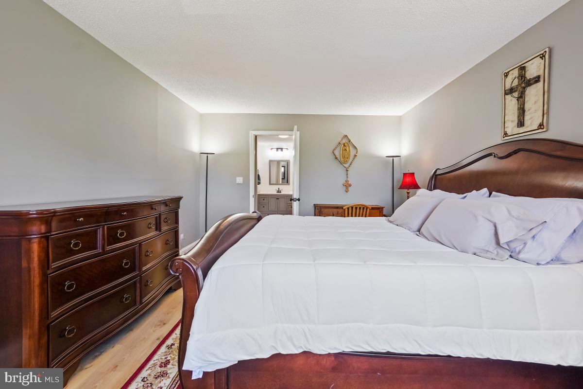 5904 MOUNT EAGLE DR #1003, ALEXANDRIA, Virginia 22303, 2 Bedrooms Bedrooms, 8 Rooms Rooms,1 BathroomBathrooms,Residential,For sale,5904 MOUNT EAGLE DR #1003,VAFX2242476 MLS # VAFX2242476