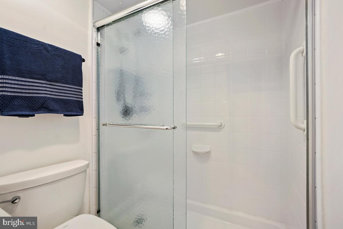 5904 MOUNT EAGLE DR #1003, ALEXANDRIA, Virginia 22303, 2 Bedrooms Bedrooms, 8 Rooms Rooms,1 BathroomBathrooms,Residential,For sale,5904 MOUNT EAGLE DR #1003,VAFX2242476 MLS # VAFX2242476